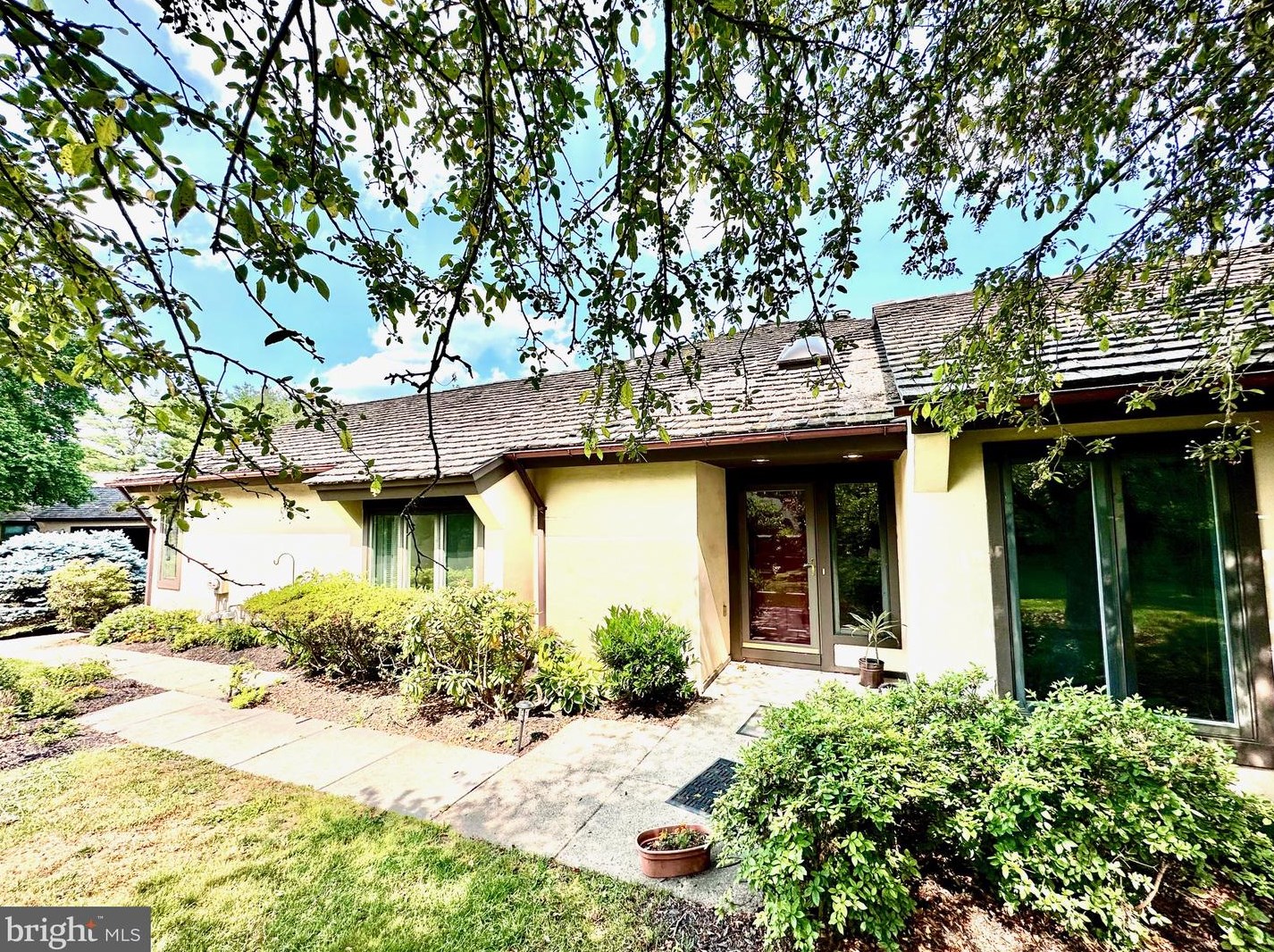 5 Steeplechase Ln, Blue Bell, PA 19422