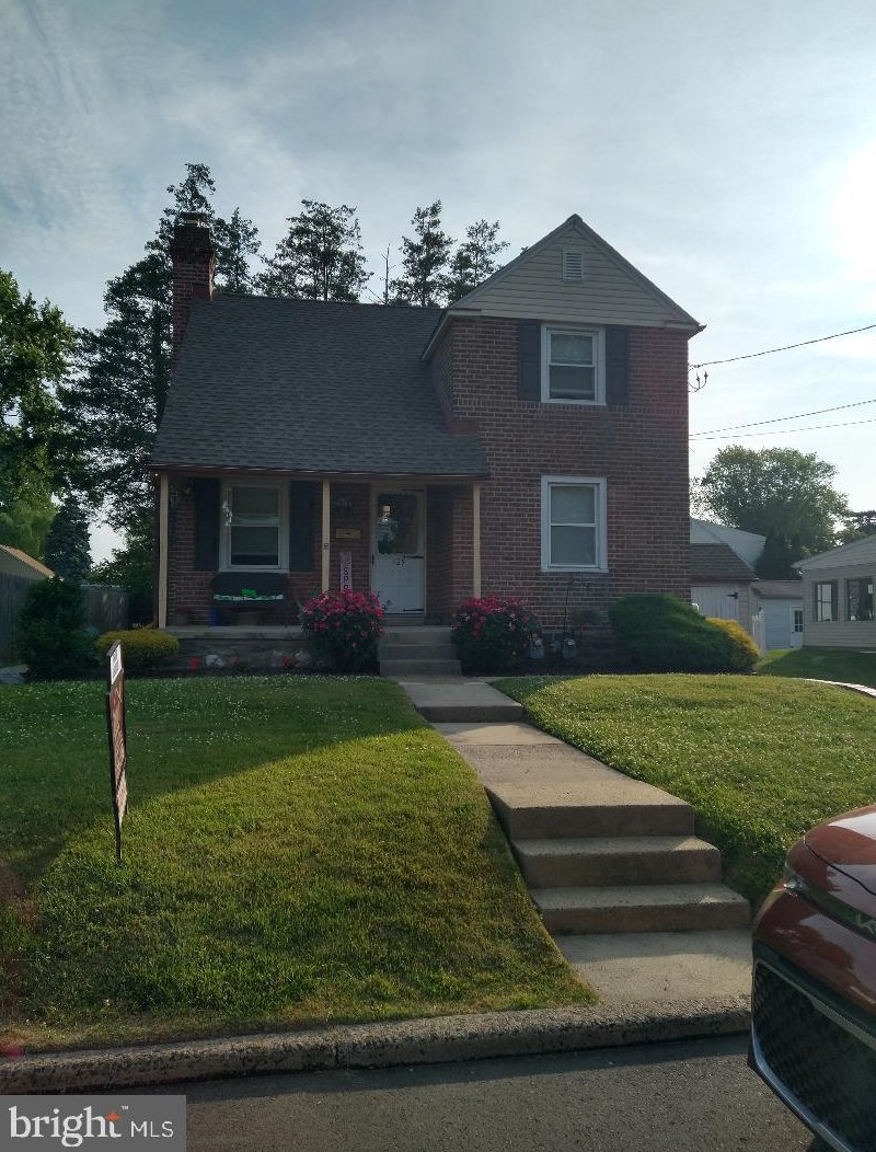 525 Raab St, Willow Grove, PA 19090
