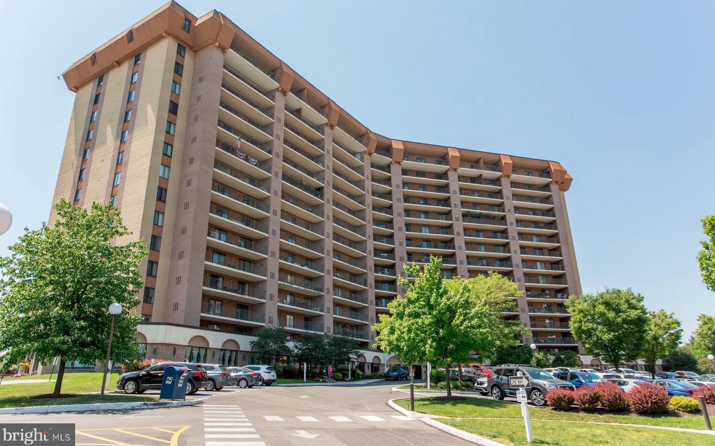 10608 Valley Forge Cir #608, Norristown, PA 19406