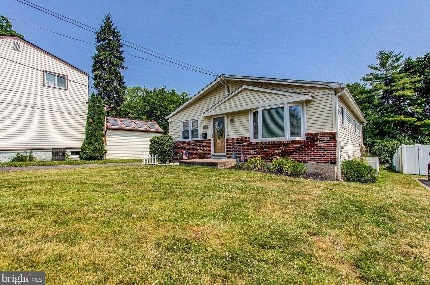 2915 Meyer Ave, Ardsley, PA 19038-1919