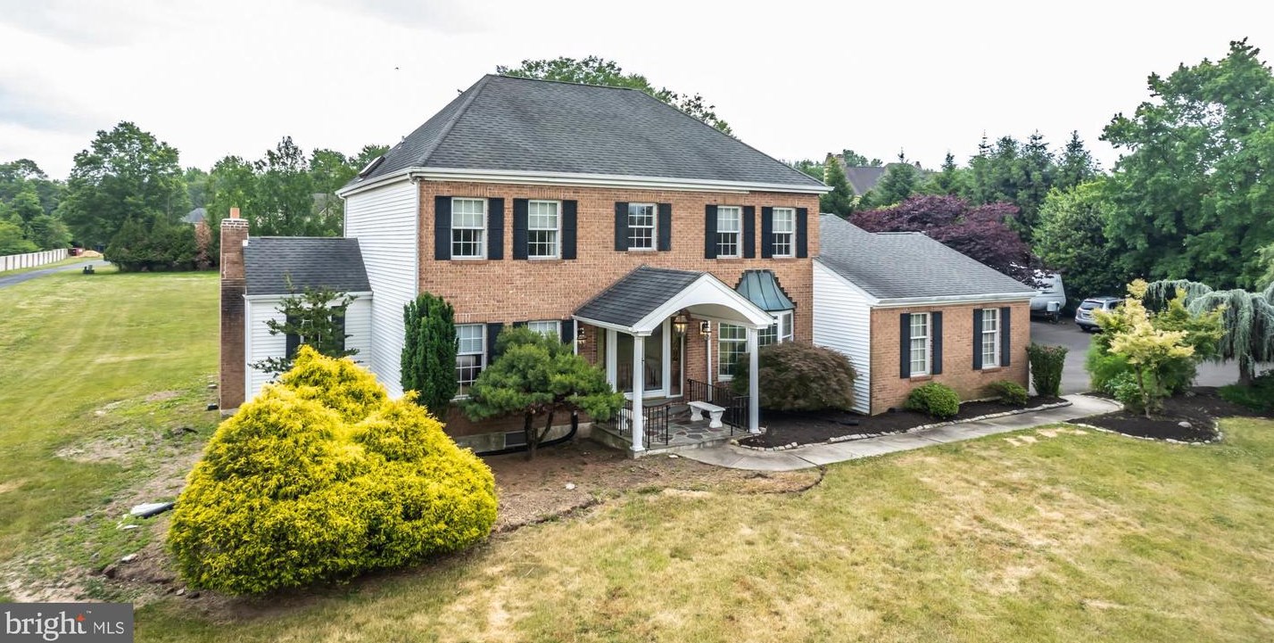 93 Chestnut Ln, North Wales, PA 19454-1310