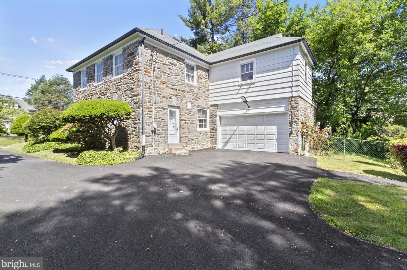 631 Argyle Rd, Penn Wynne, PA 19096-2461