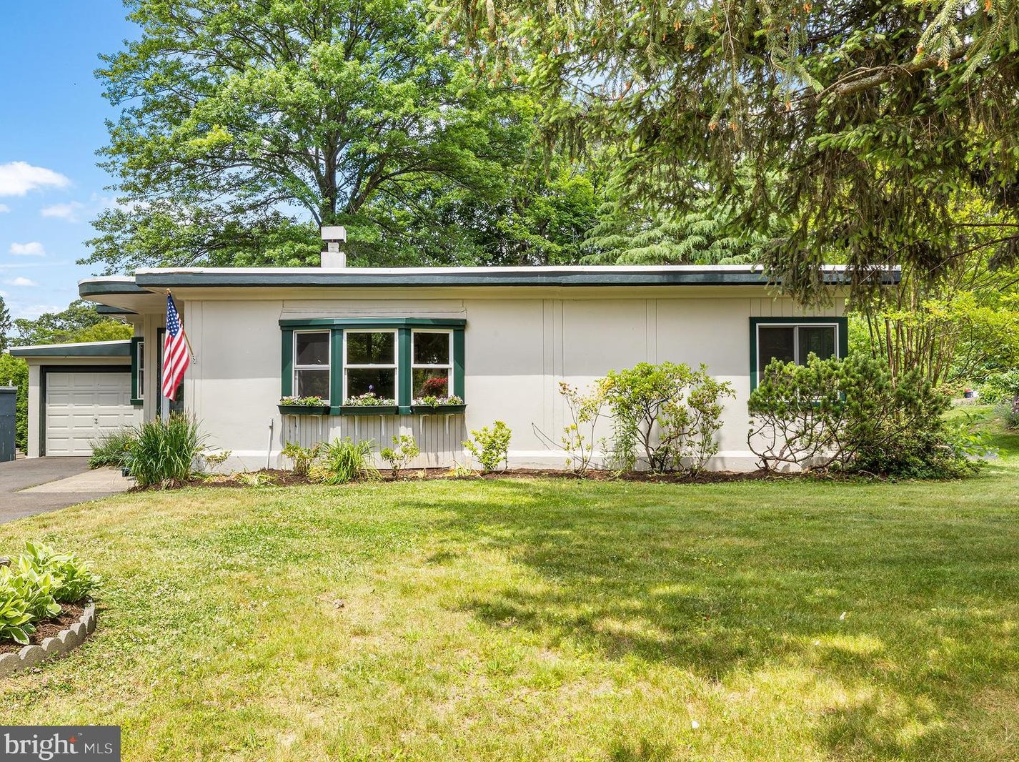 8105 Macarthur Rd, Ardsley, PA 19038-7519