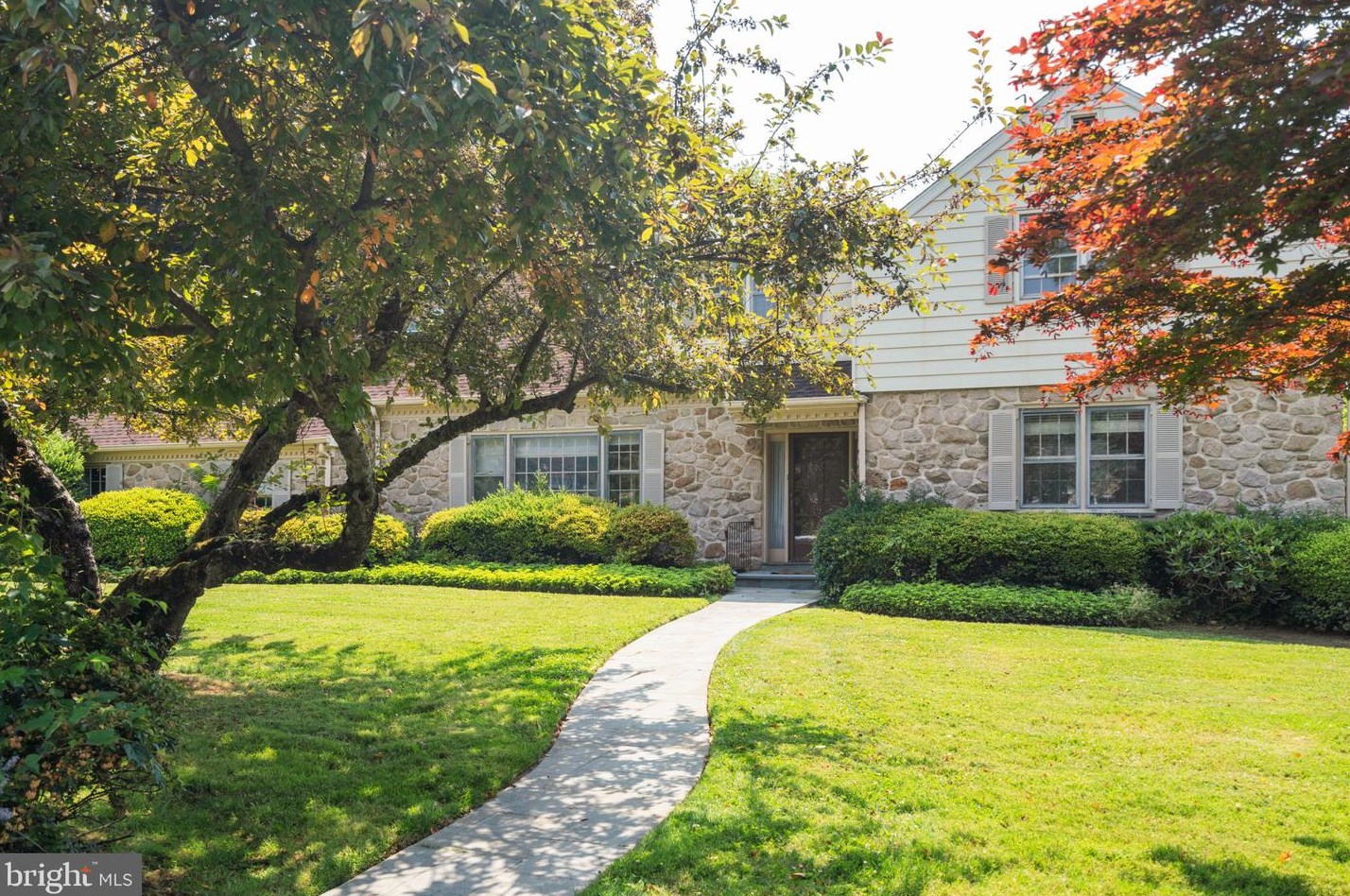 815 Gregory Rd, Meadowbrook, PA 19046-2928