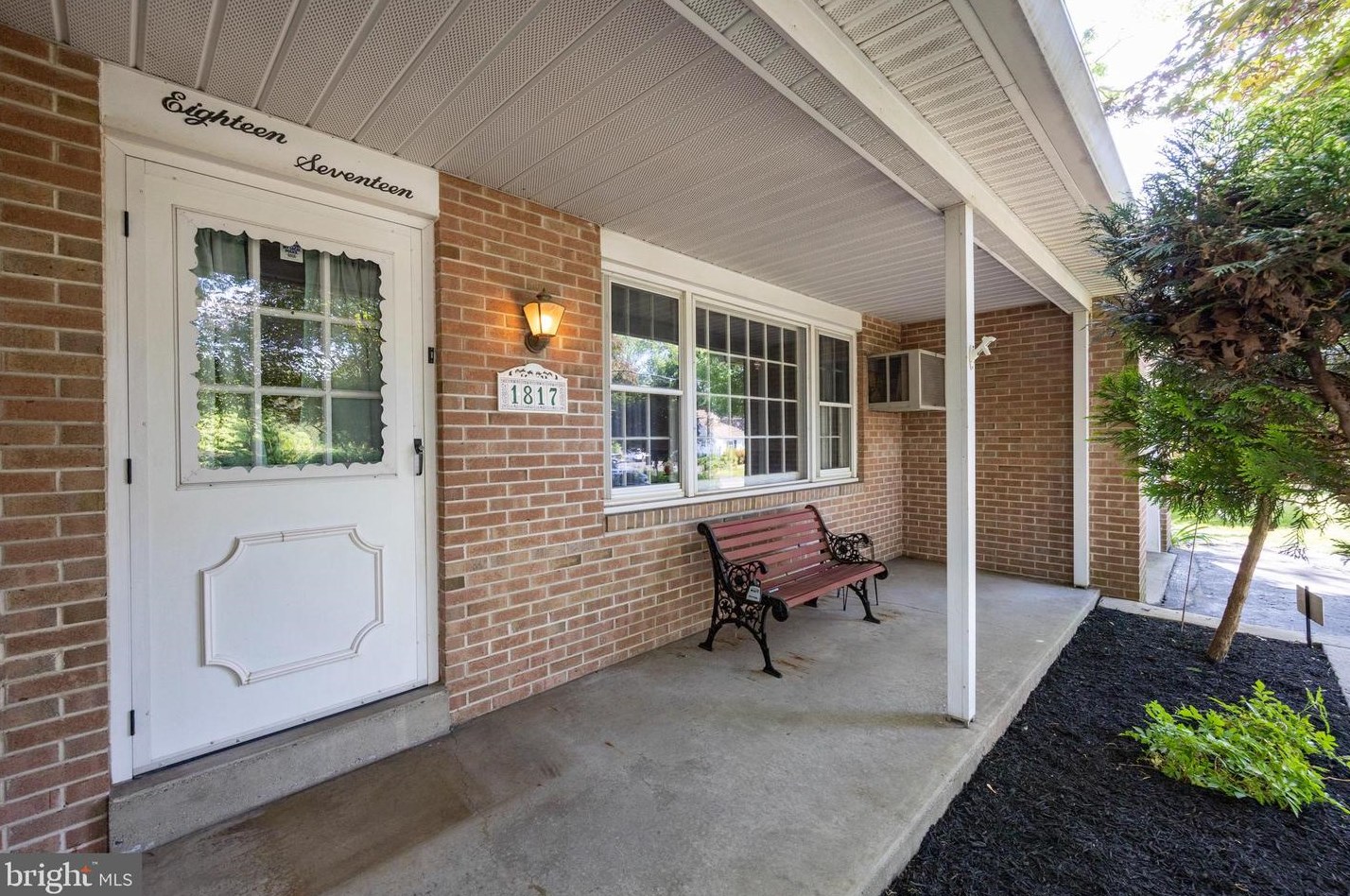 1817 Maple Ave, Hatfield, PA 19440-2164