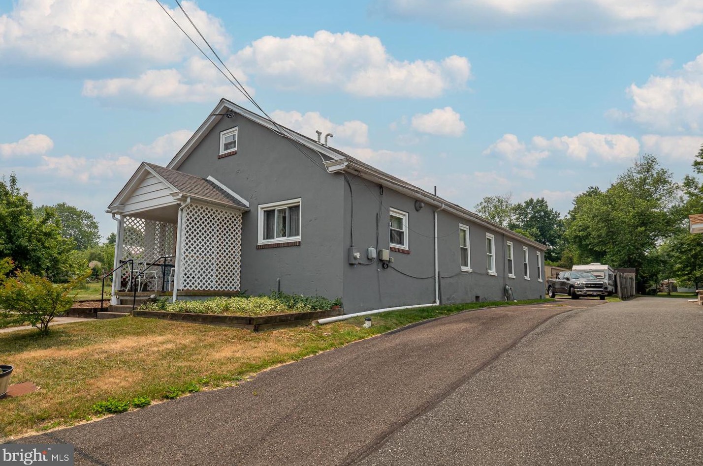 2512 Swamp Pike, Gilbertsville, PA 19525