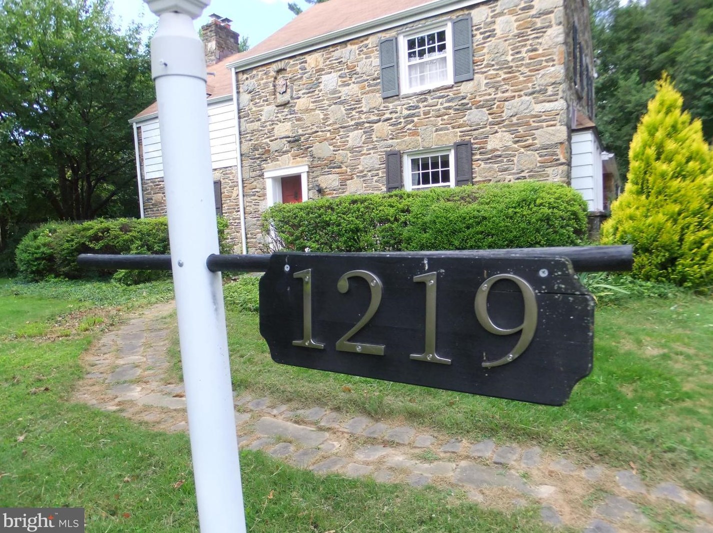 1219 Fairacres Rd, Jenkintown, PA 19046-2911