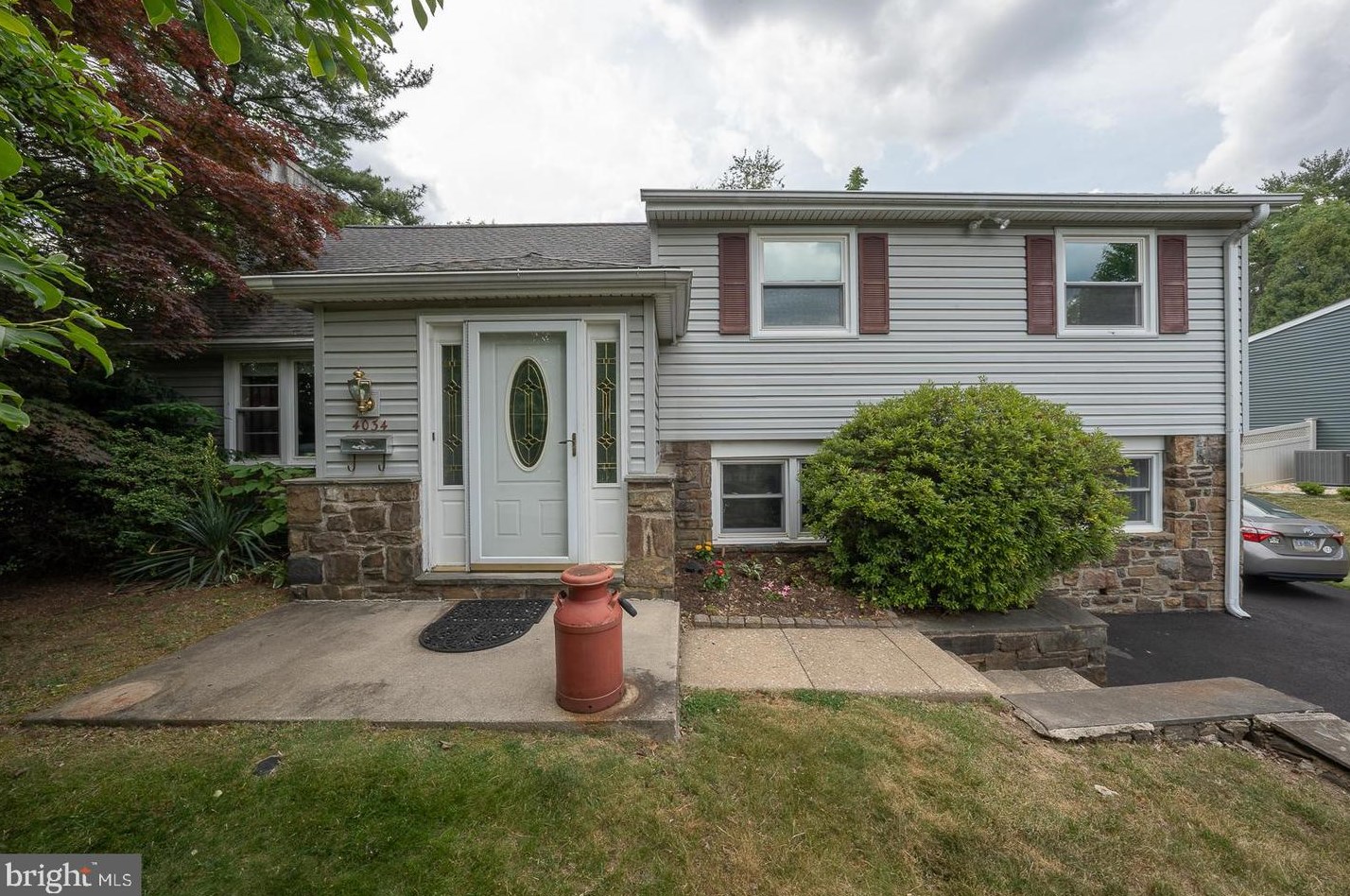 4034 Macniff Dr, Miquon, PA 19444