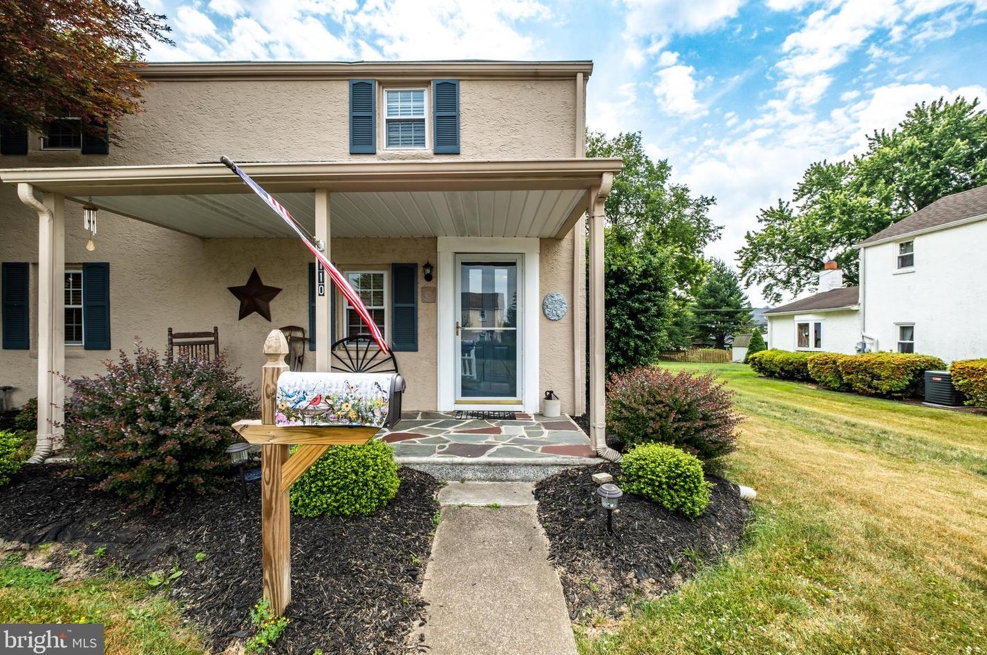 110 Redford Rd, Oreland, PA 19075