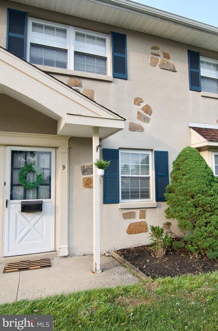 9 Belfast Dr, North Wales, PA 19454