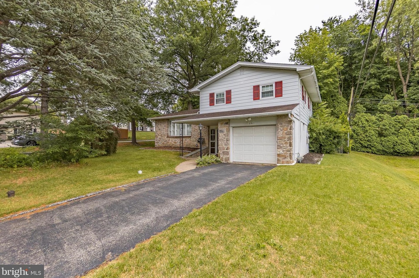 261 Riverview Rd, Norristown, PA 19406