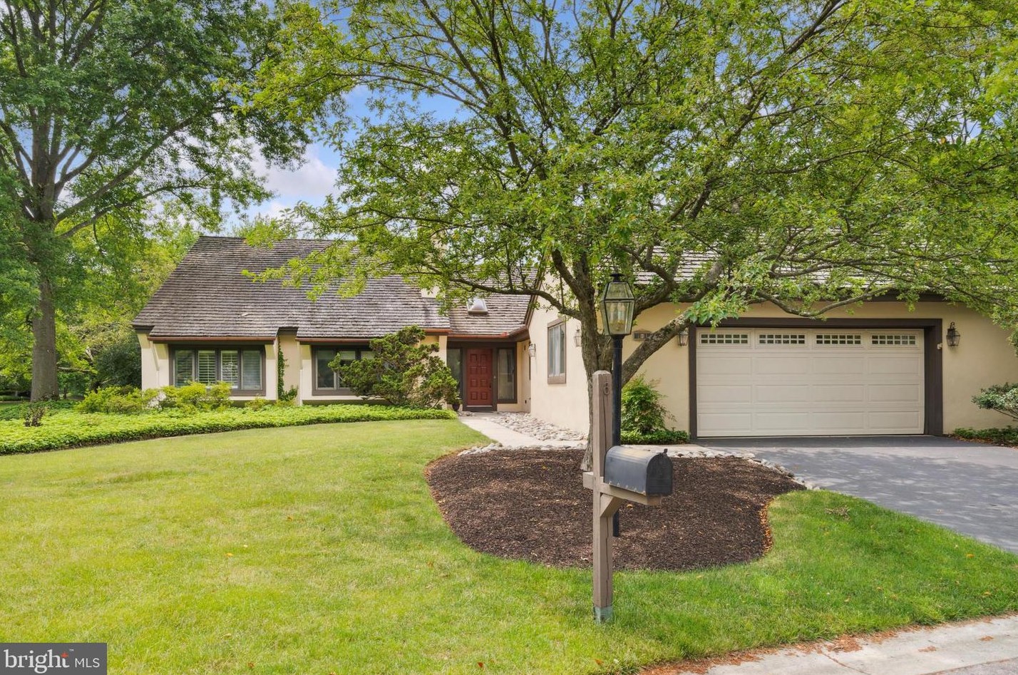 8 Withers Ln, Blue Bell, PA 19422