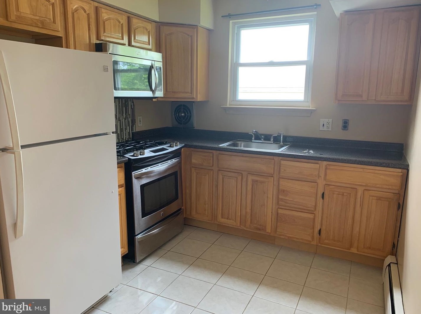 915 E Mermaid Ln, Ardsley, PA 19038