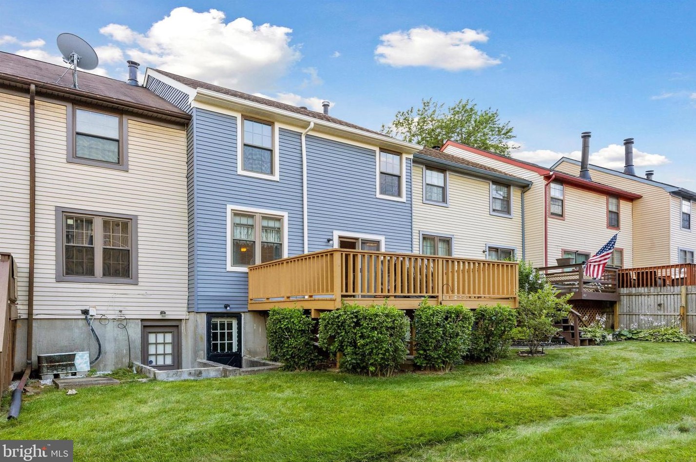 408 Livingston Ct, North Wales PA 19454-1030 exterior