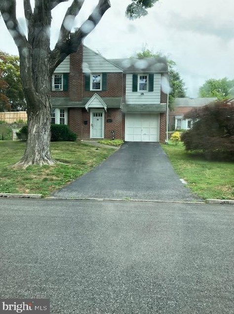459 Rock Glen Dr, Penn Wynne PA  19096-2630 exterior