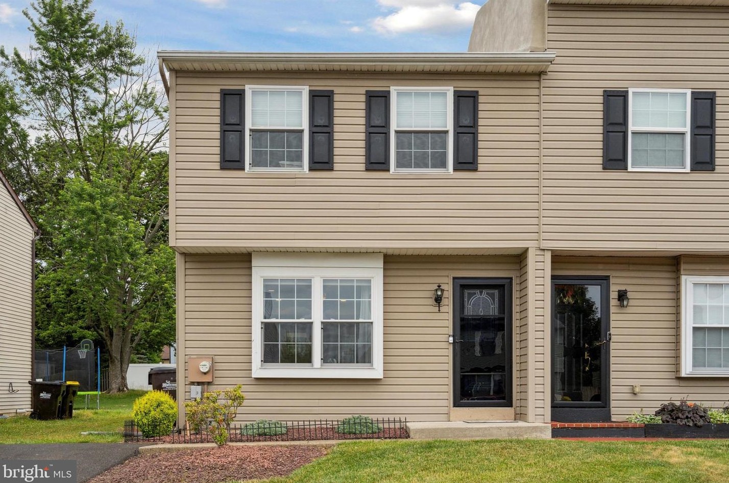 122 Brownstone Ln, Horsham, PA 19044