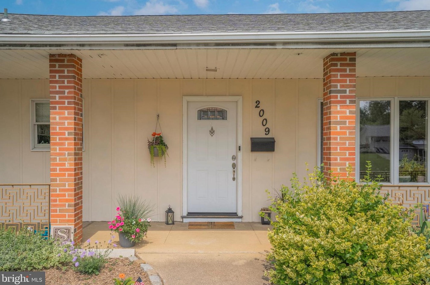 2009 Bridle Ln, Oreland, PA 19075