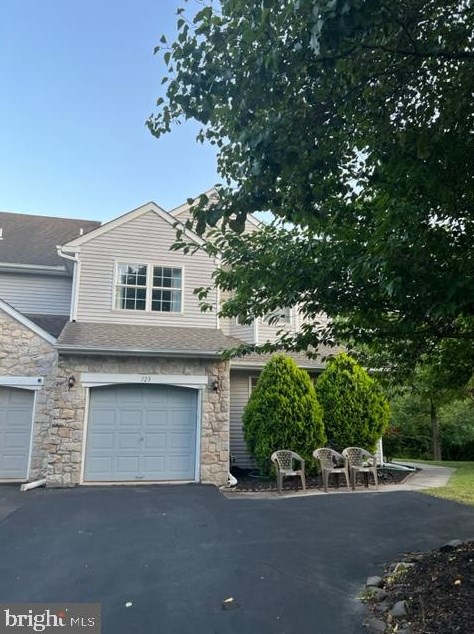 123 Polo Dr, North Wales, PA 19454