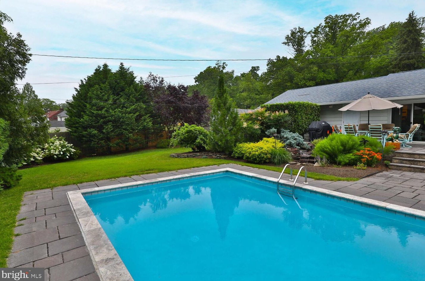 607 Baeder Rd, Meadowbrook, PA 19046-1555