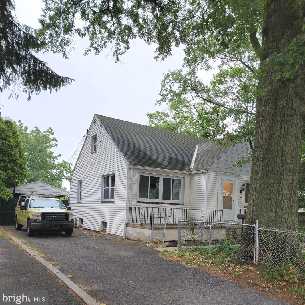 221 W King St, Pottstown, PA 19464
