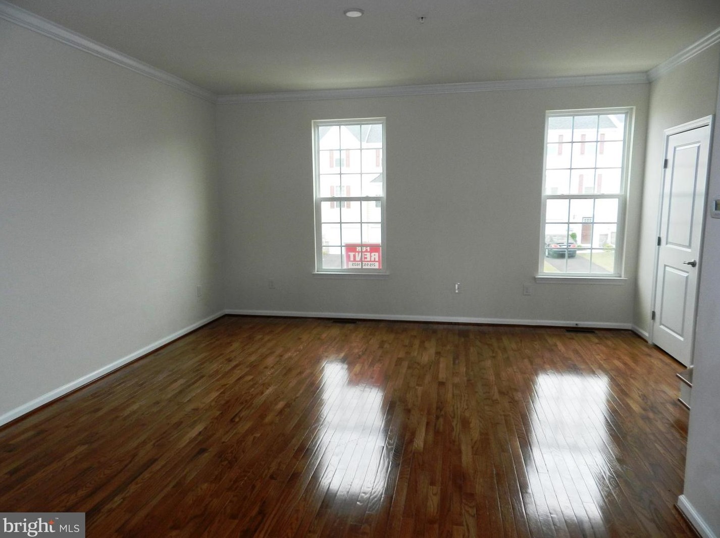 905 Susan Cir, North Wales, PA 19454
