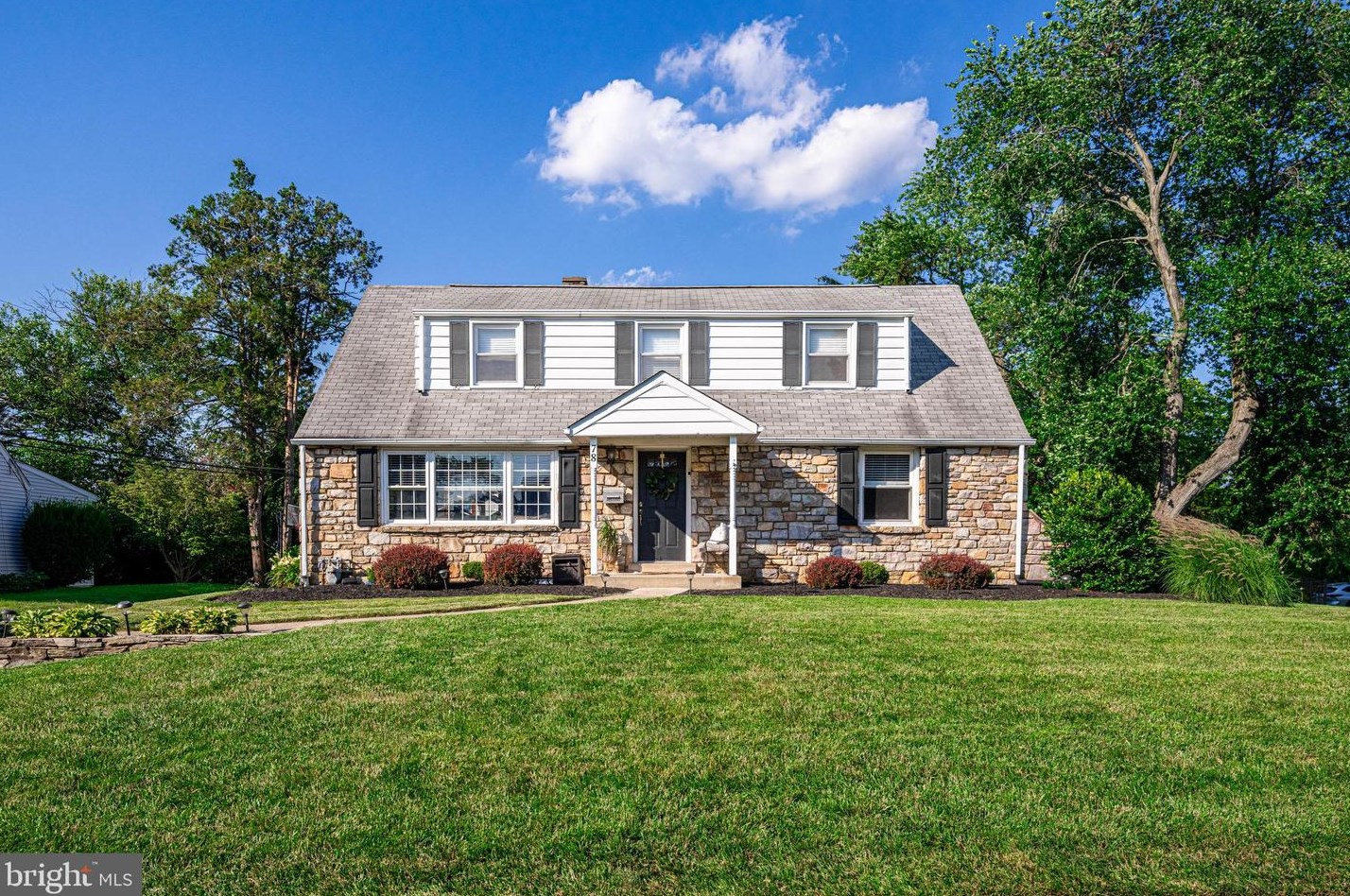 78 Tee Rd, Oreland, PA 19075-1119