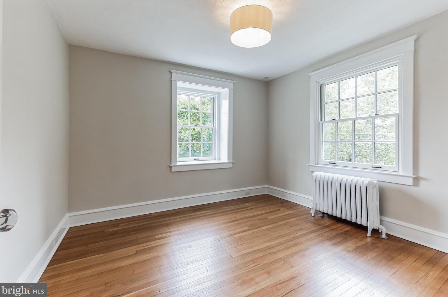 200 Smt Ave, Meadowbrook PA 19046-3110 exterior