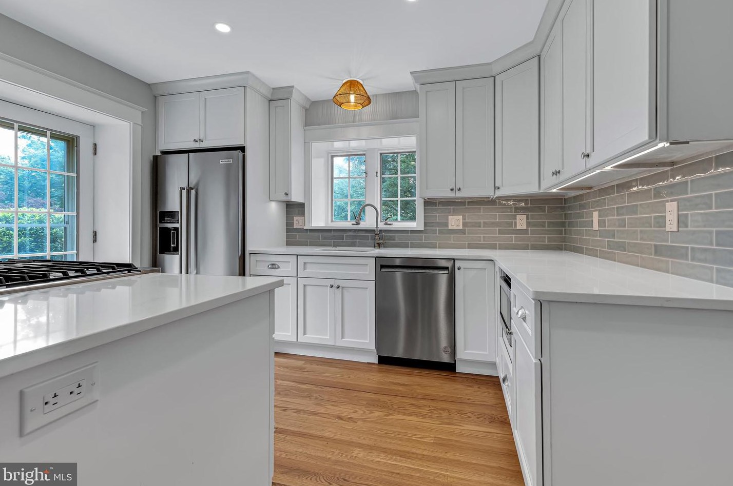 200 Smt Ave, Meadowbrook PA 19046-3110 exterior