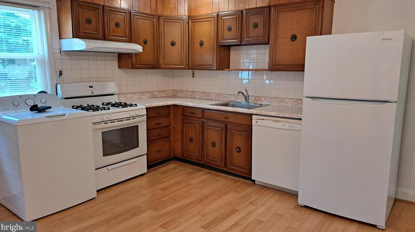 924 Edge Hill Rd, Ardsley, PA 19038
