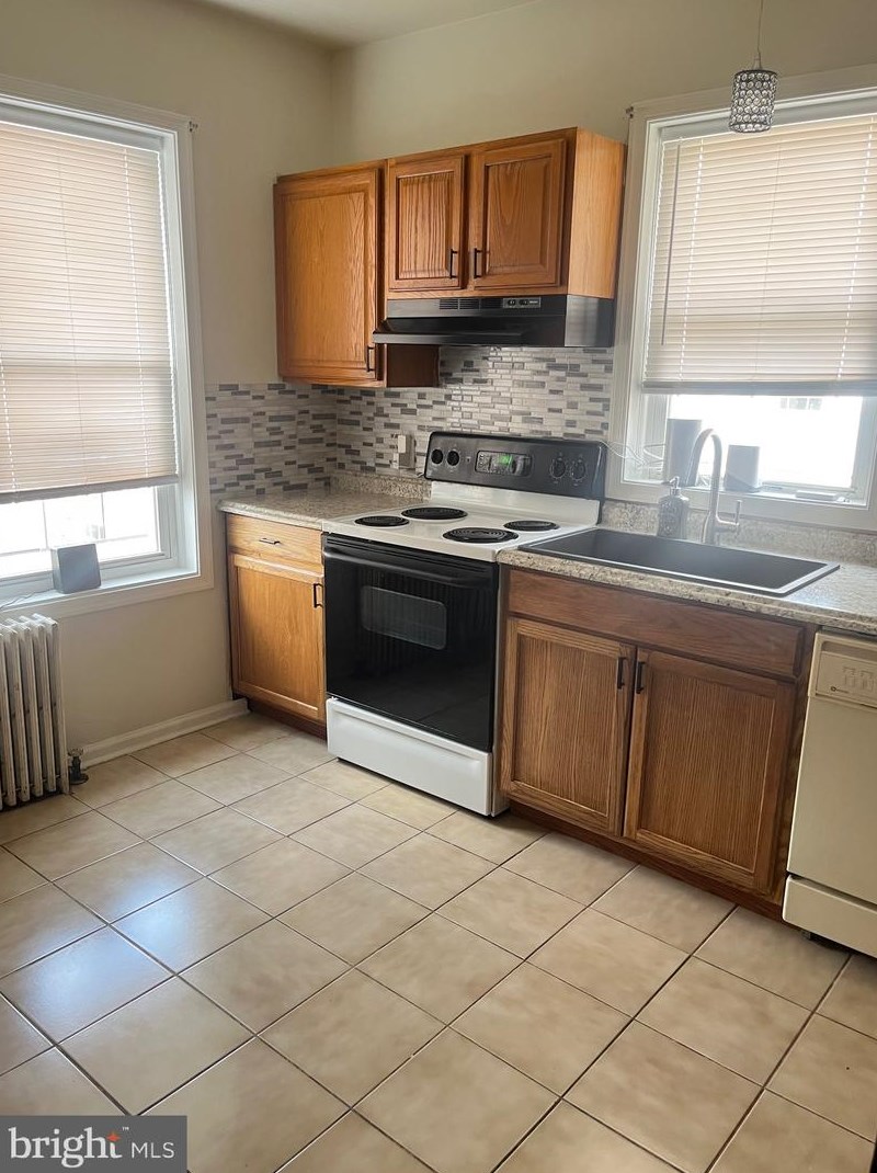 35 E High St #2nd Floor, Pottstown, PA 19464