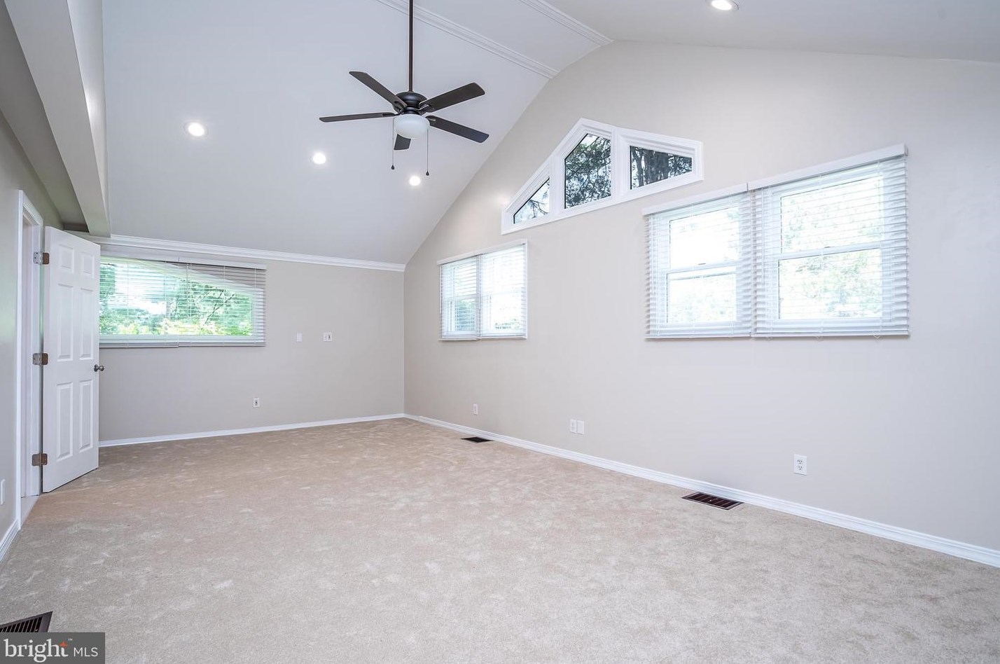 102 Weber Rd, North Wales PA  19454-2230 exterior