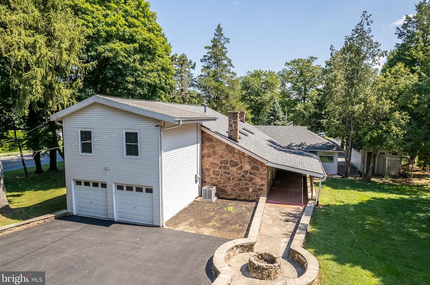 102 Weber Rd, North Wales PA  19454-2230 exterior