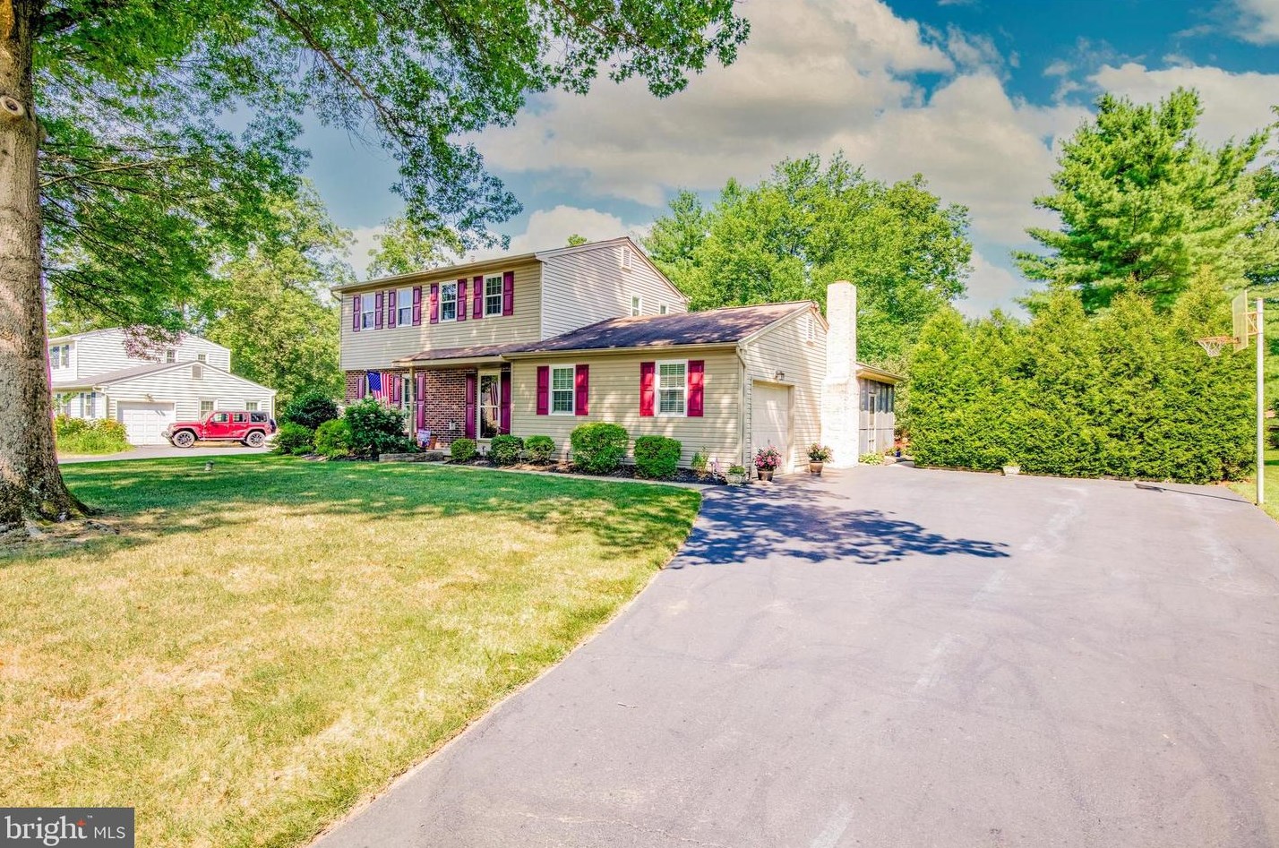 2748 Valley Woods Rd, Hatfield, PA 19440-2030