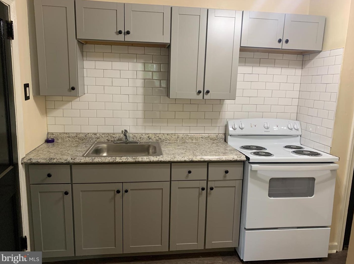 24 S Evans St #2, Pottstown, PA 19464