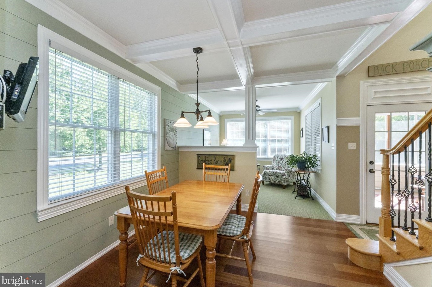 101 Gift Cir, North Wales PA 19454-1217 exterior