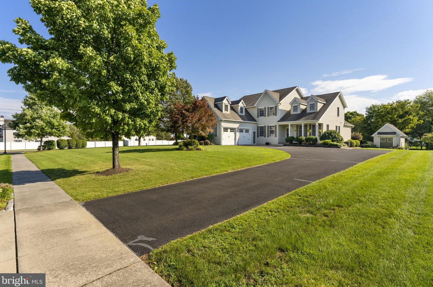 101 Gift Cir, North Wales, PA 19454-1217