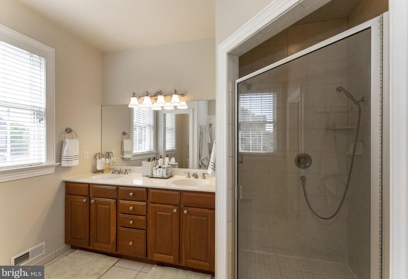 101 Gift Cir, North Wales PA 19454-1217 exterior