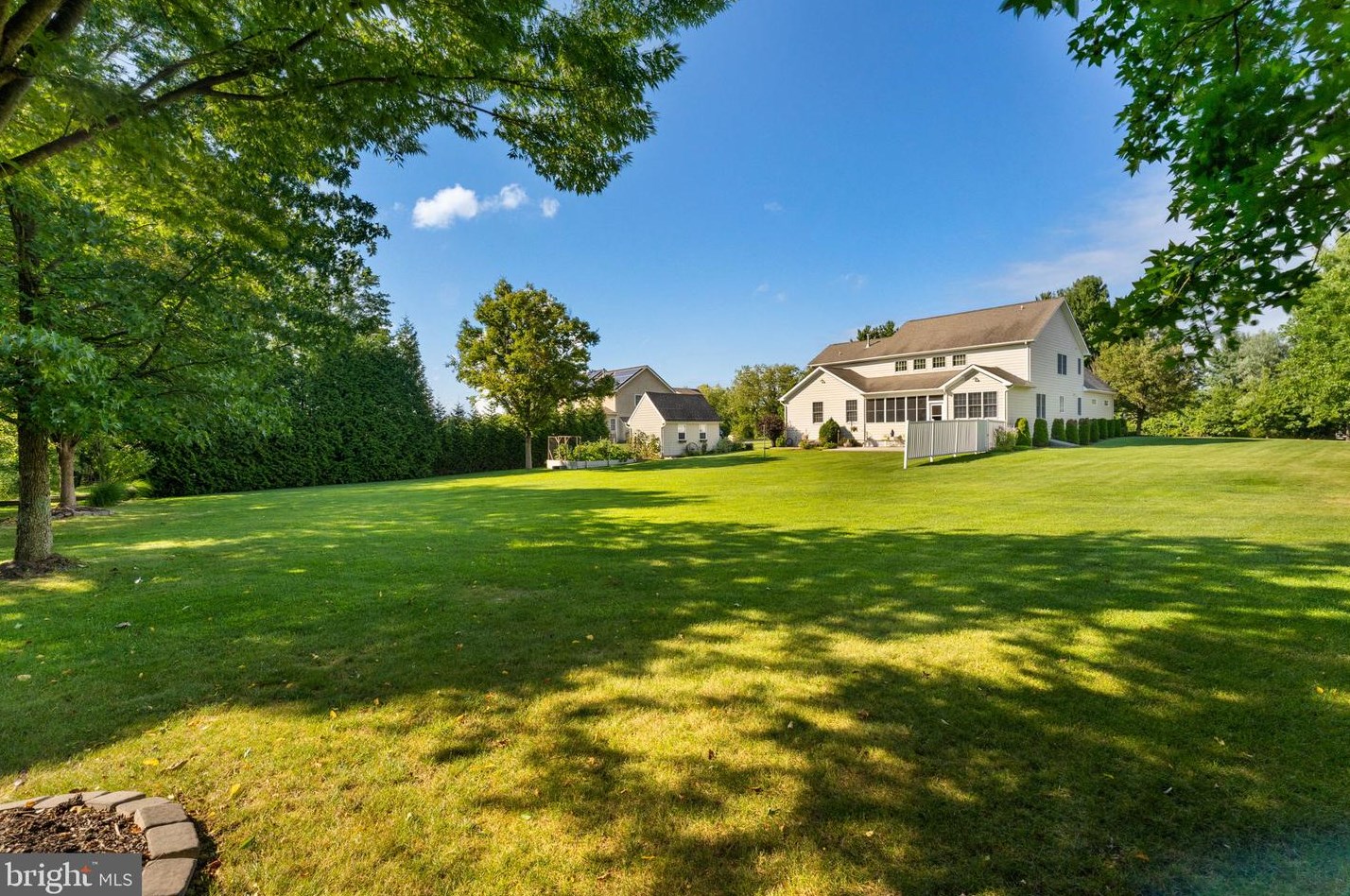 101 Gift Cir, North Wales PA 19454-1217 exterior