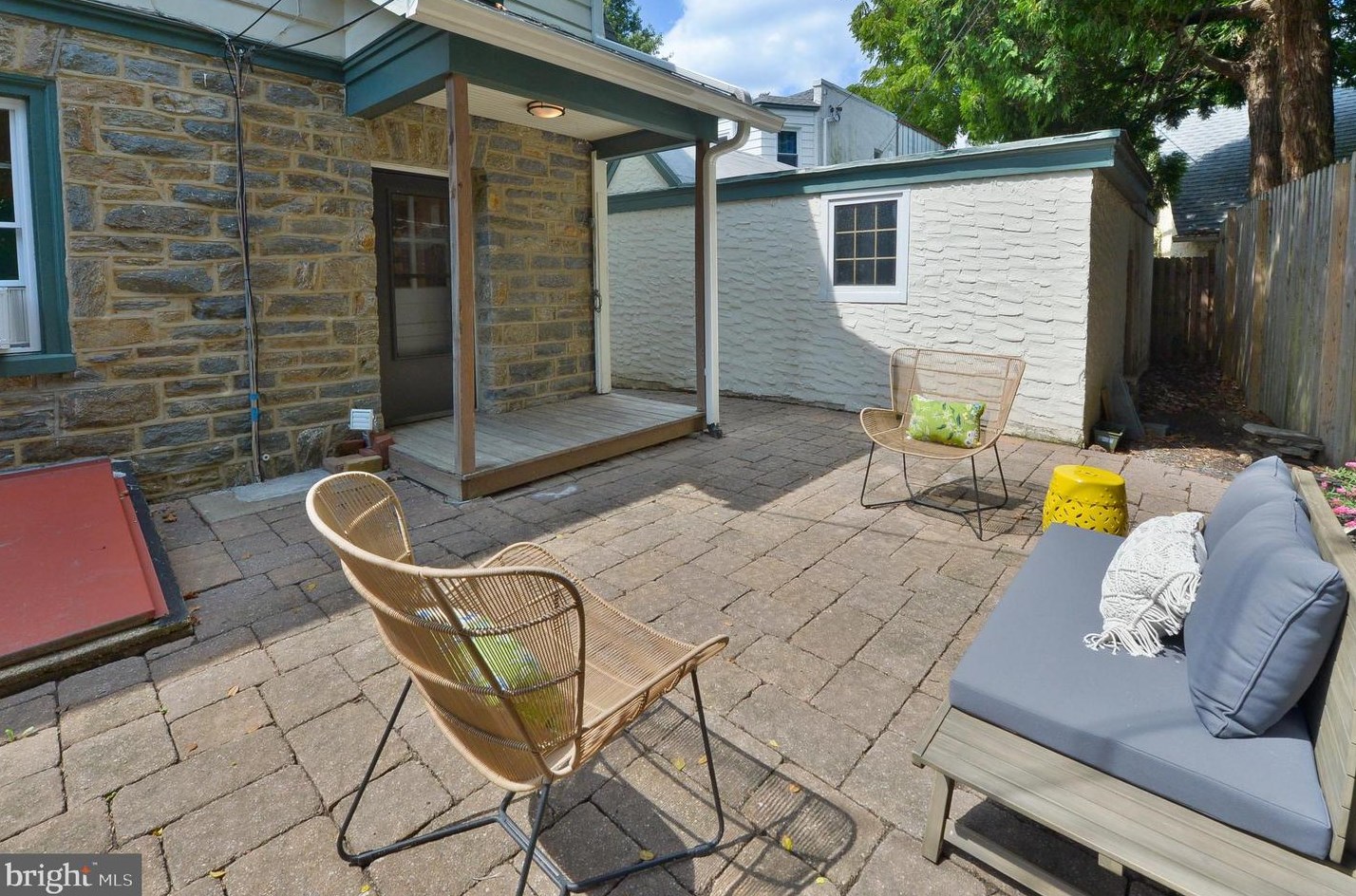 211 Lantwyn Ln, Penn Valley PA  19072-2005 exterior