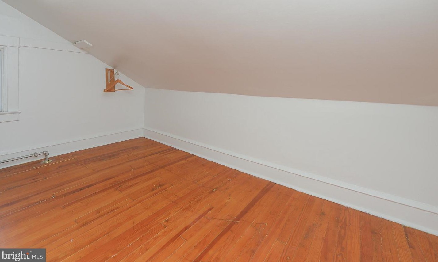 211 Lantwyn Ln, Penn Valley PA  19072-2005 exterior