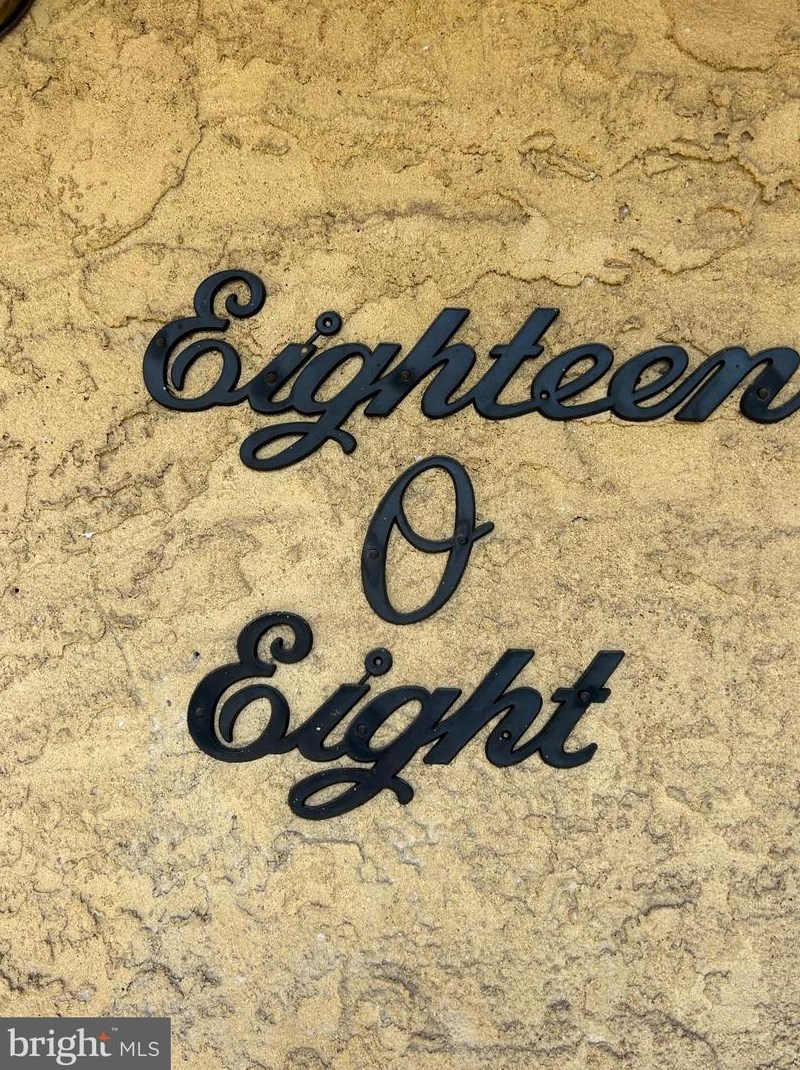 1808 Walnut Ridge Est, Pottstown PA  19464-3066 exterior