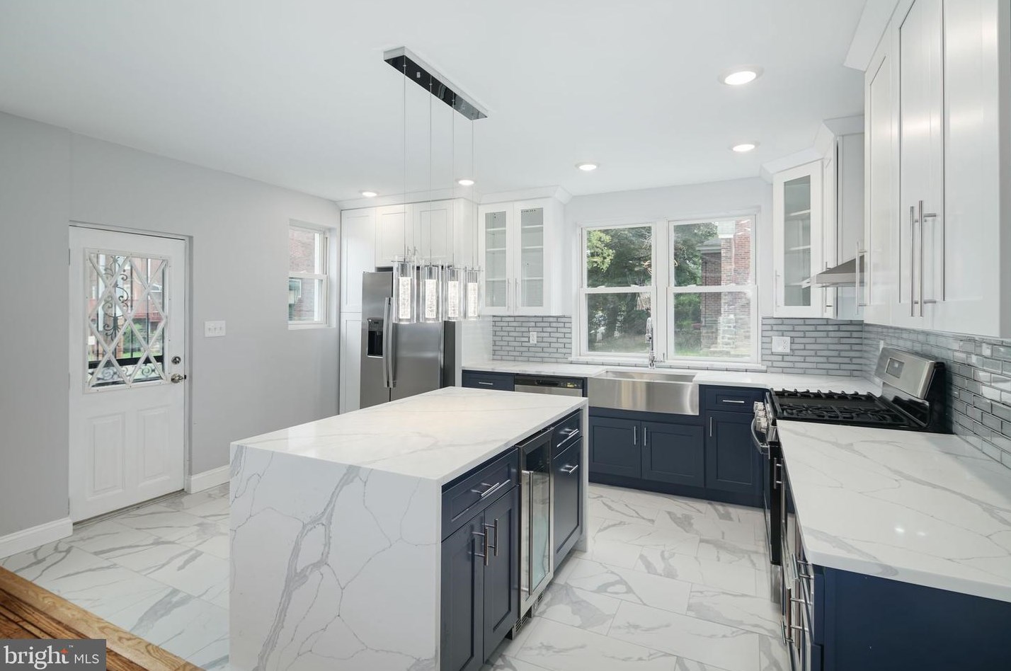 1639 W Cheltenham Ave, Melrose Park, PA 19027