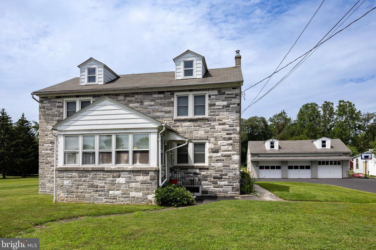 27 Country Club Rd, Limerick, PA 19468