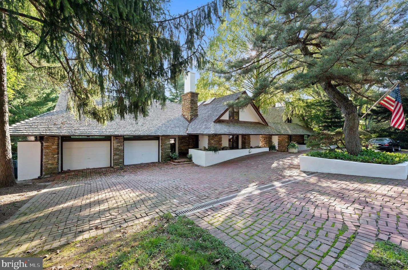 1660 Cloverly Ln, Meadowbrook, PA 19046-1407