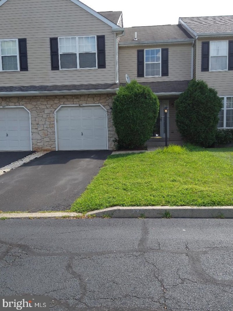 1277 Stonegate Rd, Lansdale, PA 19446