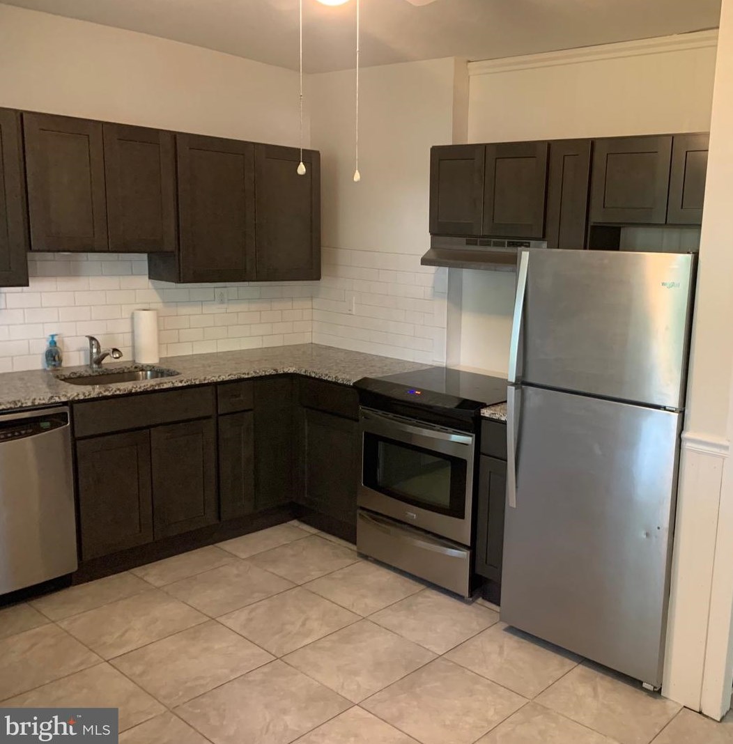 426 Montgomery Ave, North Wales PA 19454-2952 exterior