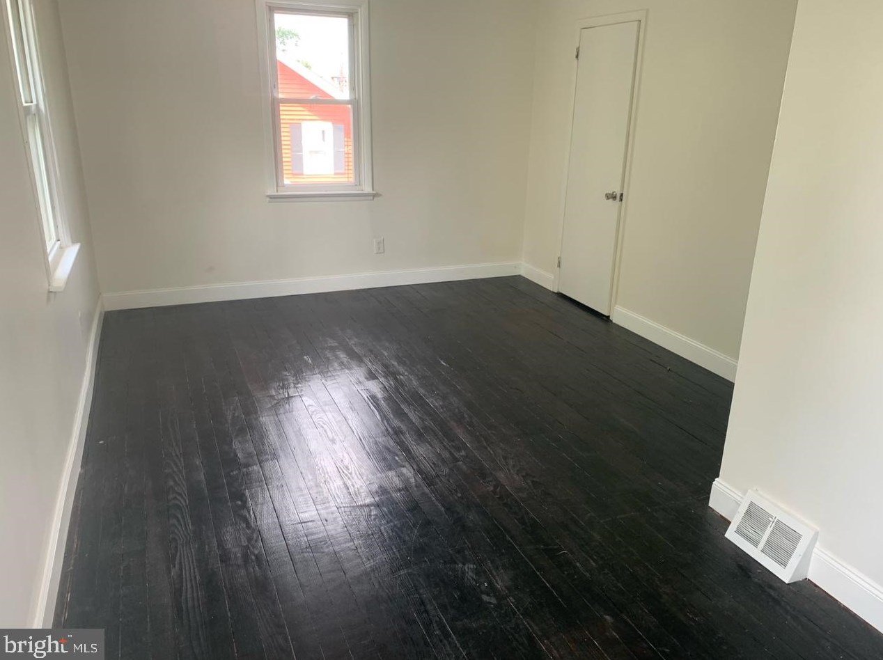 426 Montgomery Ave, North Wales PA 19454-2952 exterior