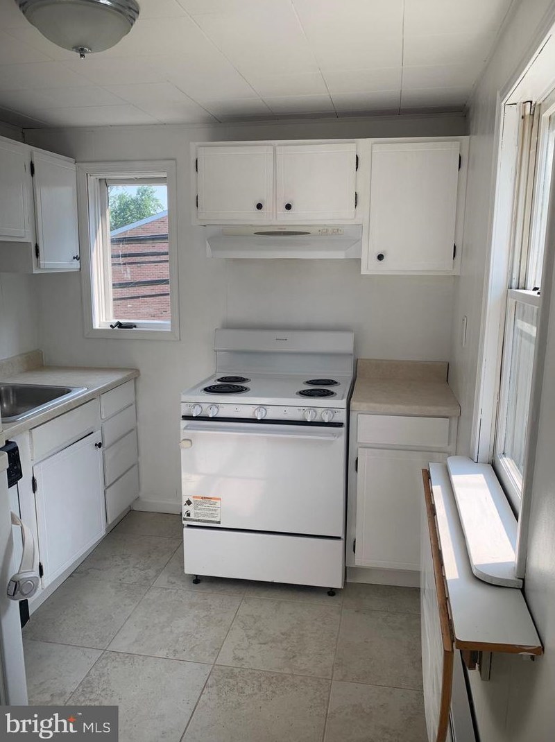 426 Montgomery Ave, North Wales PA 19454-2952 exterior