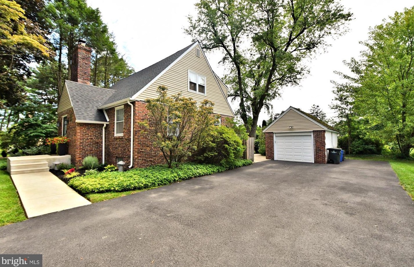 980 Byberry Rd, Huntingdon Valley, PA 19006