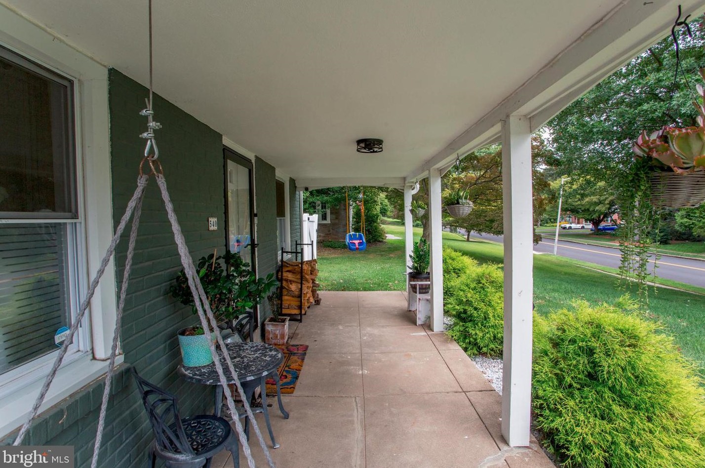 540 Baeder Rd, Meadowbrook PA  19046-1554 exterior